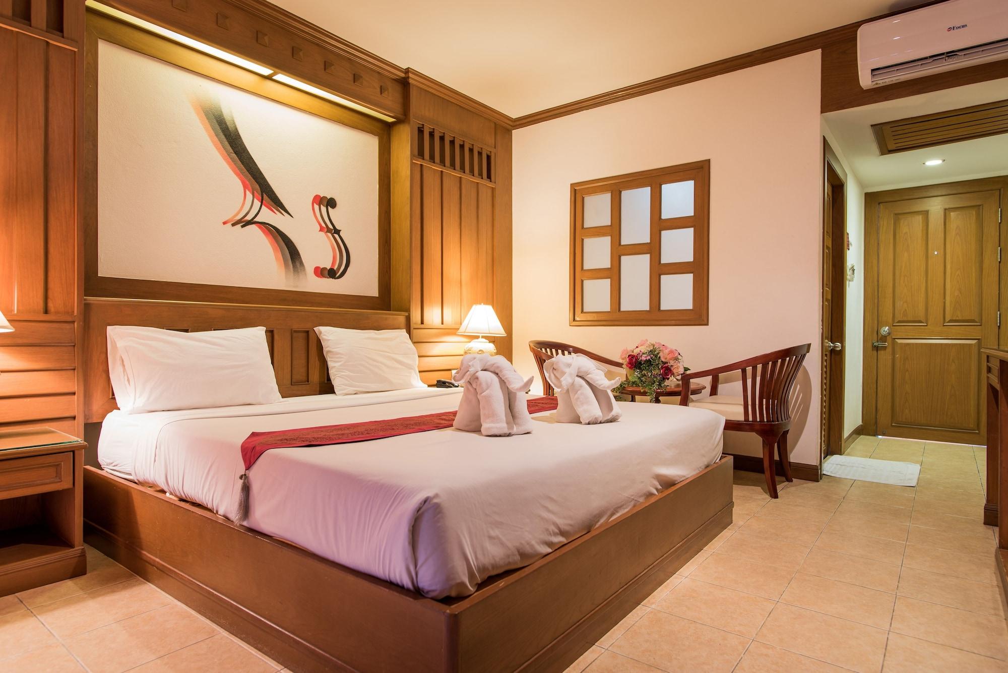 Cello Hotel Patong Esterno foto