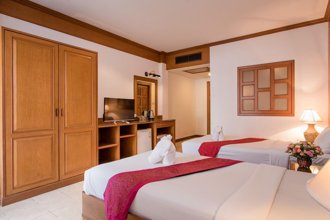 Cello Hotel Patong Esterno foto